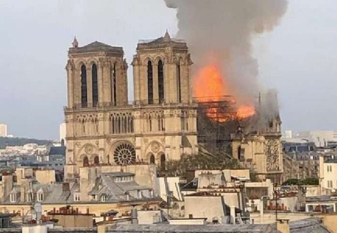 Cattedrale di Notre Dame a Parigi