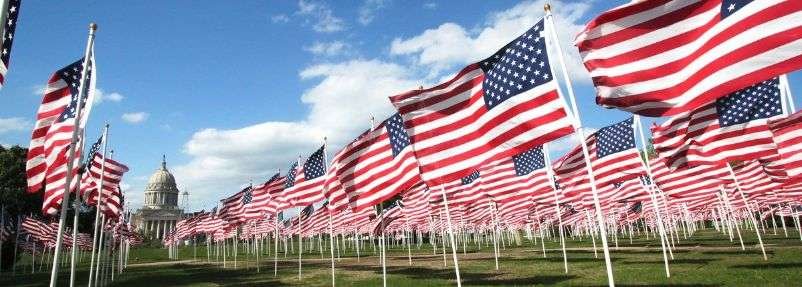 bandiera americane al vento