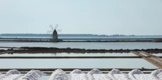 La Sicilia e i suoi luoghi magici: le saline di Trapani La Sicilia e i suoi luoghi magici le saline di Trapani